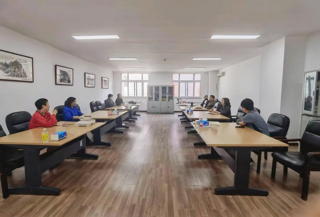 尊龙凯时平台教职工党支部召开学习贯彻习近平新时代中国特色社会主义思想主题教育专题组织生活会 图片3.jpg